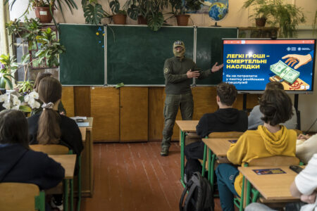 Odhaľ agenta FSB. Ukrajinskí tínedžeri verzus nepriateľ v telefóne