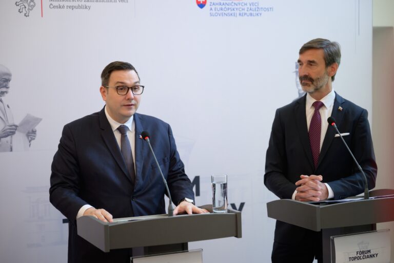 Slovensko a Česko sa dohodli na nových krokoch v zdravotníctve aj obrane