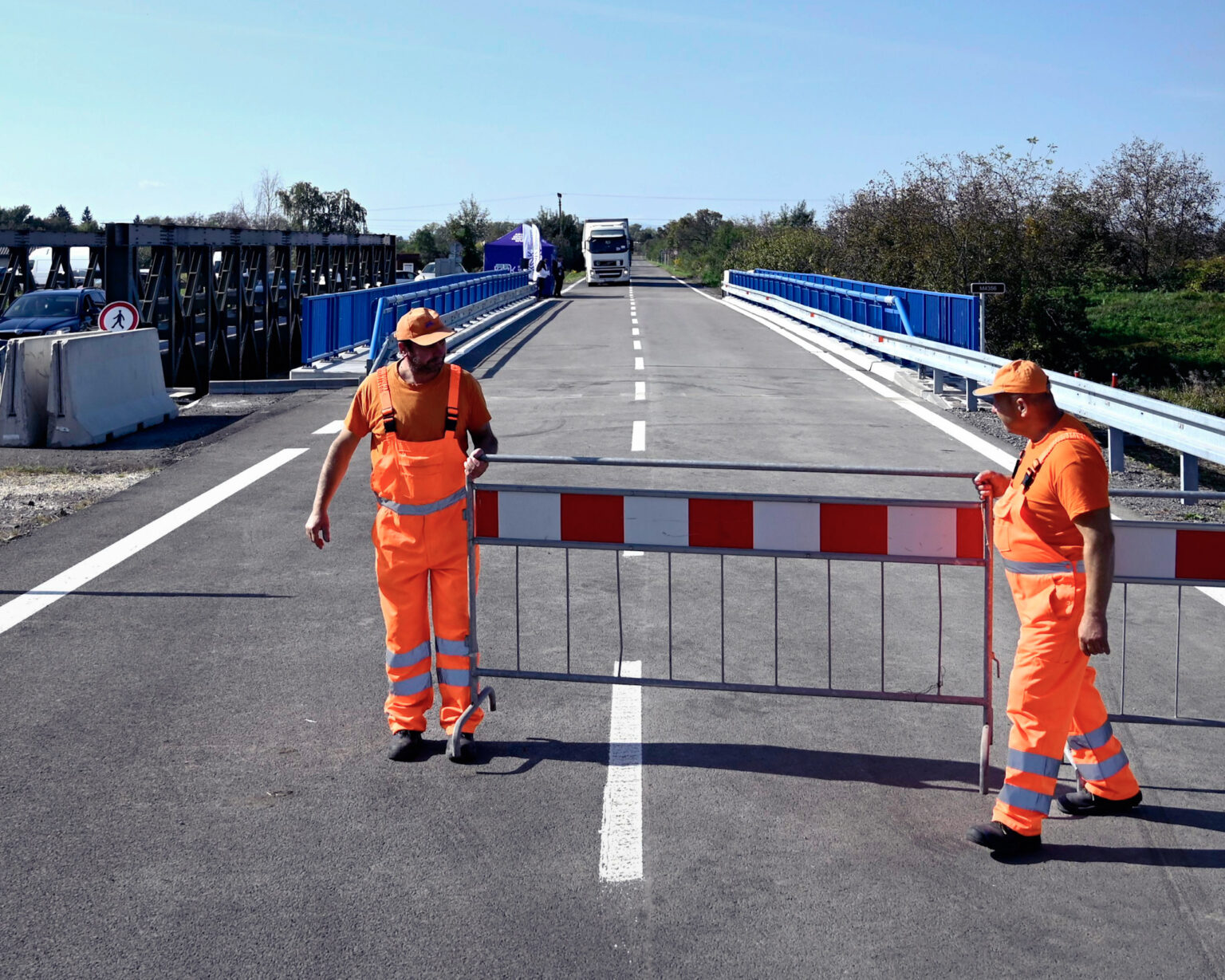 Most cez potok Čierna Voda za obcou Stretava (okres Michalovce). Foto: Roman Hanc / TASR