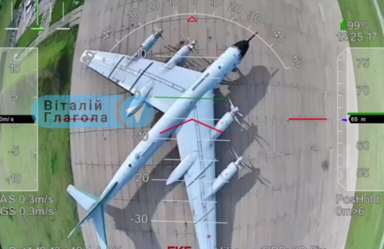 Záber na bombardér krátko pred výbuchom. Foto: Telegram/Vitalij Hlahola