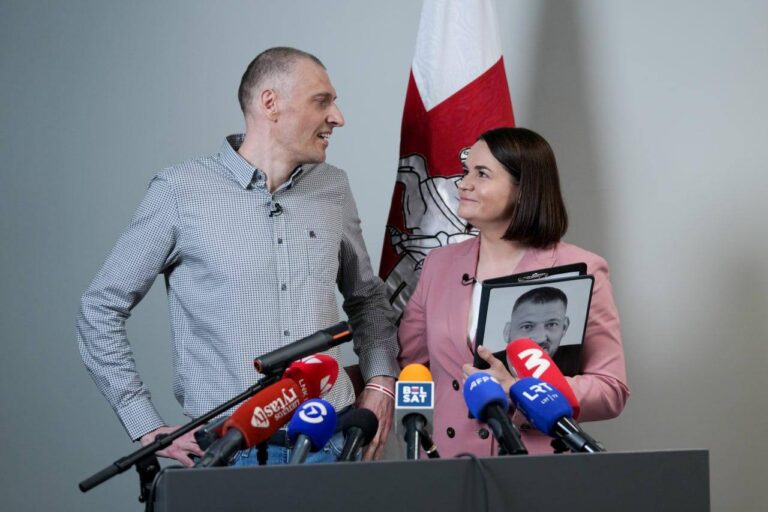 Siarhej a Sviatlana Cichanovskí v deň prepustenia. Foto: Telegram/Светлана Тихановская