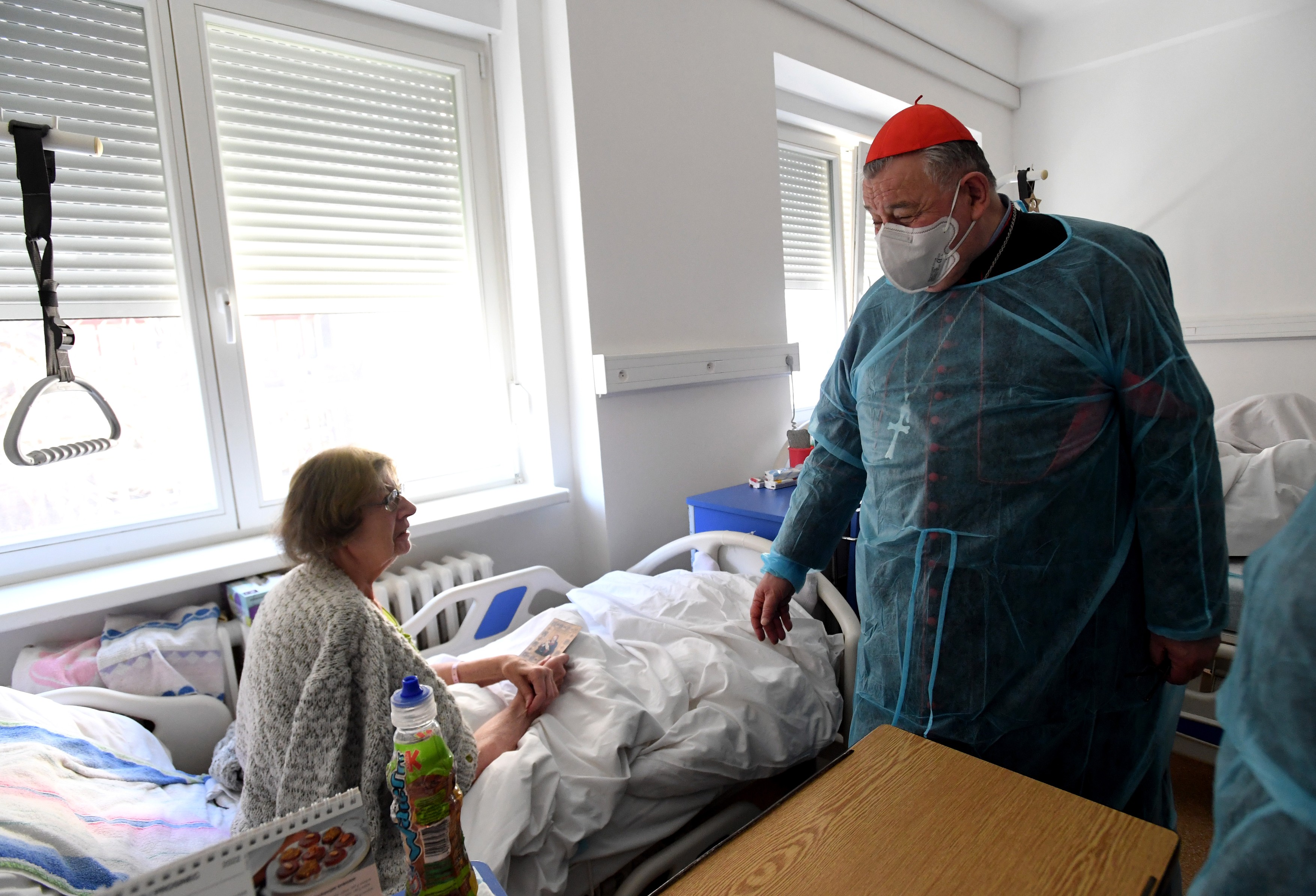 Vyhoďte farárov z nemocníc, prichádza apoštolát beznádeje