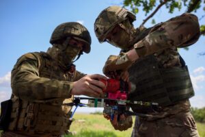 Drony ako „neviditeľní“ zabijaci. Po krku im ide nová zbraňová platforma z USA