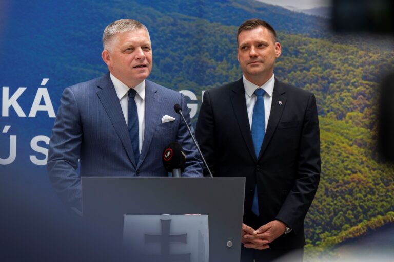 Robert Fico a Tomáš Taraba. Foto: TASR