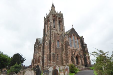 Z kostola byt, knižnica či telocvičňa. V Británii zatvoria desiatky kostolov ročne