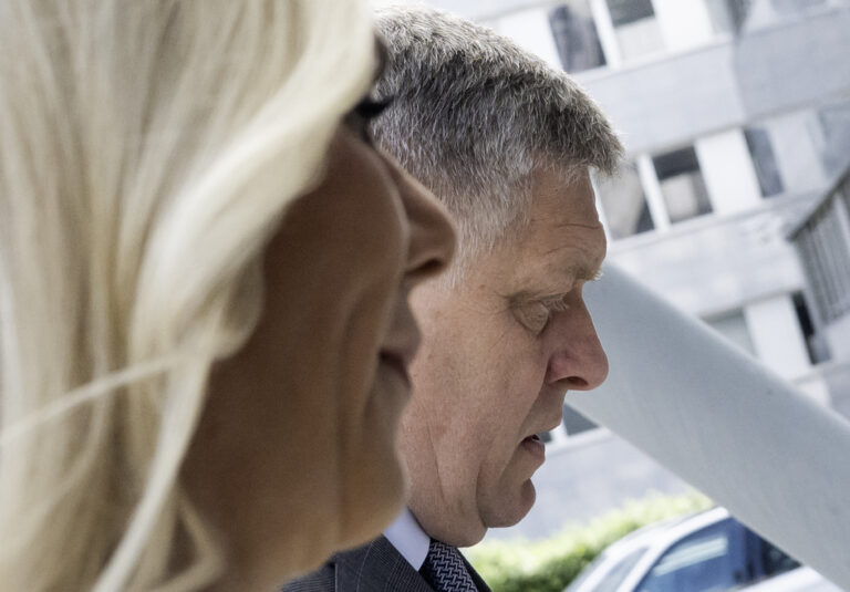 Denisa Saková a Robert Fico. Foto: Martin Baumann/TASR