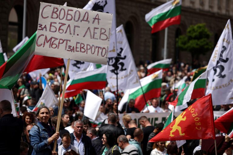 Ministri financií EÚ súhlasili so vstupom Bulharska do eurozóny