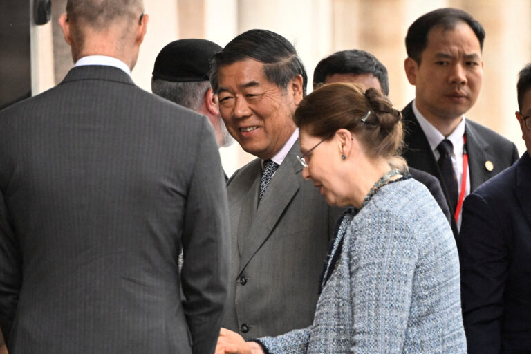 ECB: Ak sa USA a Čína nedohodnú, EÚ čaká lacný dovoz a tlak na ceny