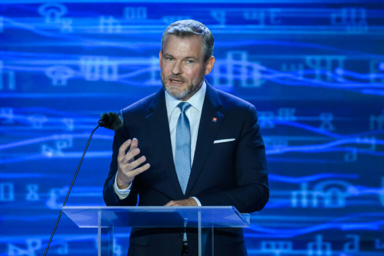 Pellegriniho kampaň údajne zachránila jeho sestra. Pôžičku priznali potichu