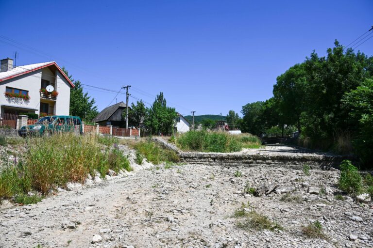 Ilustračné foto vyyschnutého potoka v Moravskom Lieskovom.  Foto: Martin Medňanský/TASR