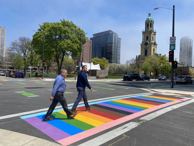 Minister dopravy USA prikázal zrušiť dúhové priechody