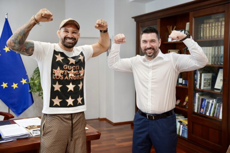 Attila Végh po podpore Pellegriniho a zmluve od SPP zarába aj u Takáča