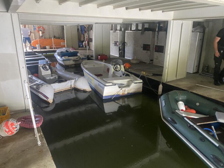 Kajakárom z Komárna ukradli motory z člnov, na jednom z nich sa aj odviezli