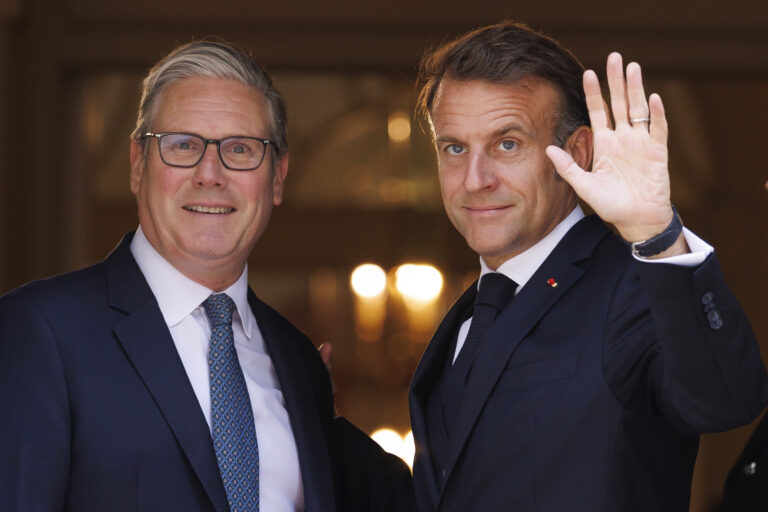 Macron: Mierové sily sú pripravené, ak nastane prímerie na Ukrajine