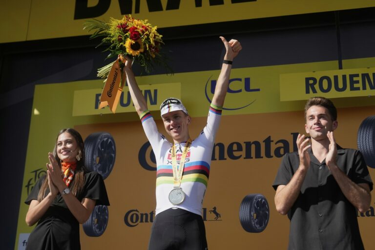 Pogačar slávil 100. triumf v kariére na Tour de France