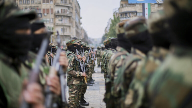 Sýrska armáda vstúpila do Suwajdy po desiatkach obetí etnických bojov