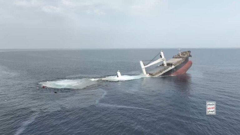 USA obvinili húsíov z únosu posádky lode Eternity C po útokoch v Červenom mori