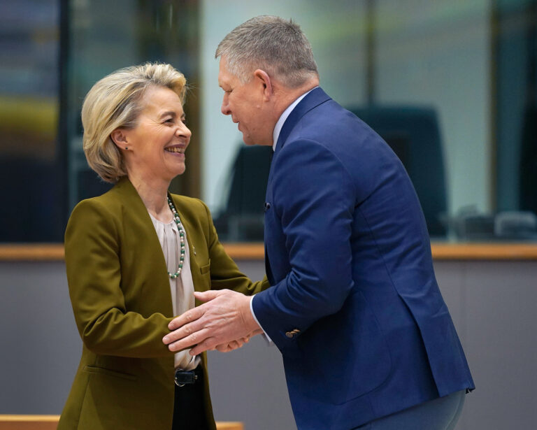 Ursula von der Leyenová a Robert Fico. Foto: Pier Marco Tacca/Getty Images