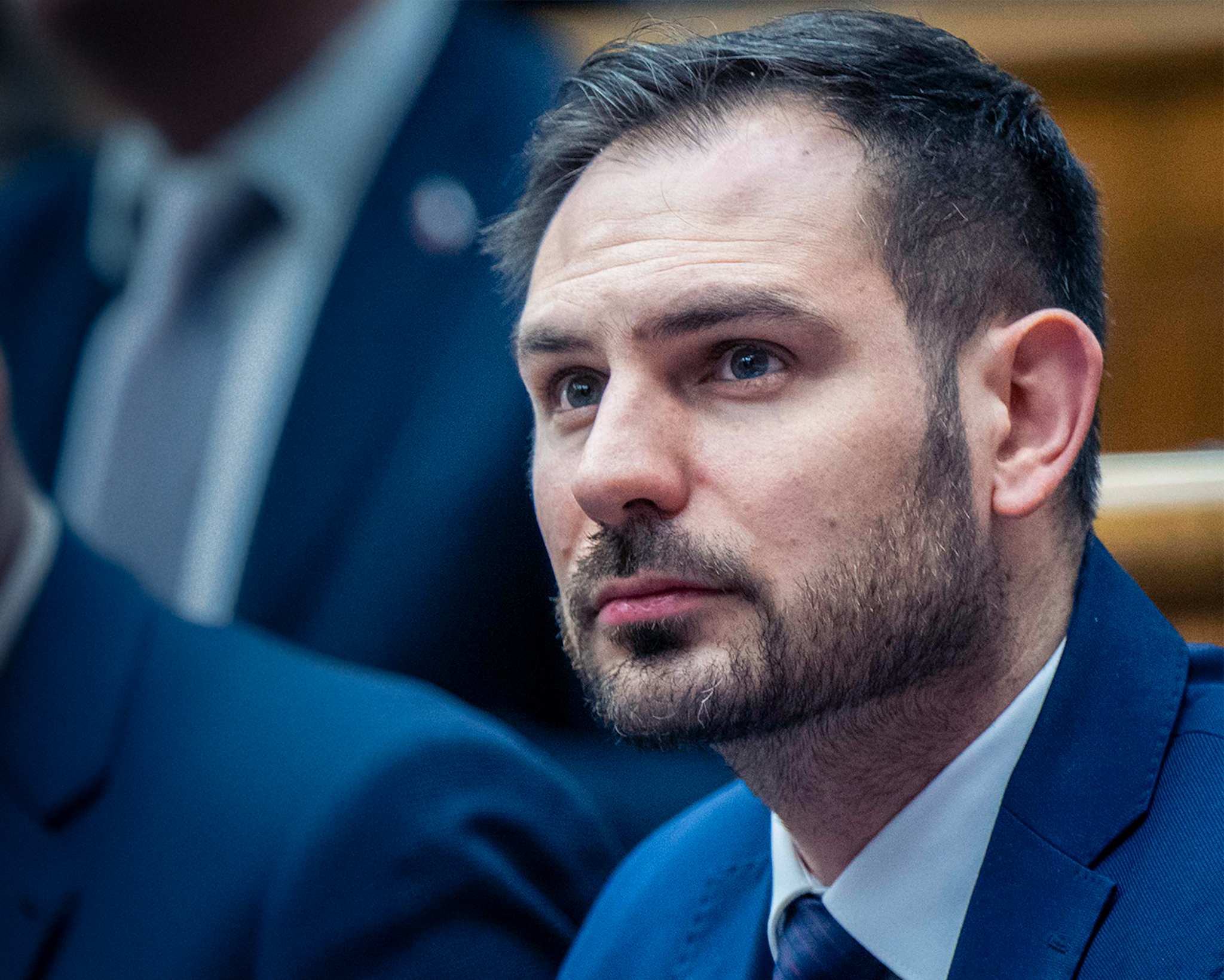 Krátky hovorí o nezrovnalostiach v číslach k baterkárni. Žiada o parlamentný výbor