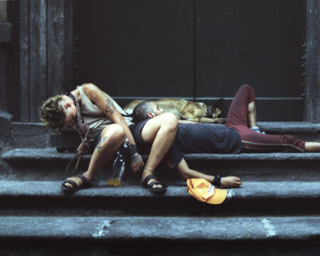 Pokles drogovo liečených mladistvých môže klamať. Deti sa často k liečbe vôbec nedostanú