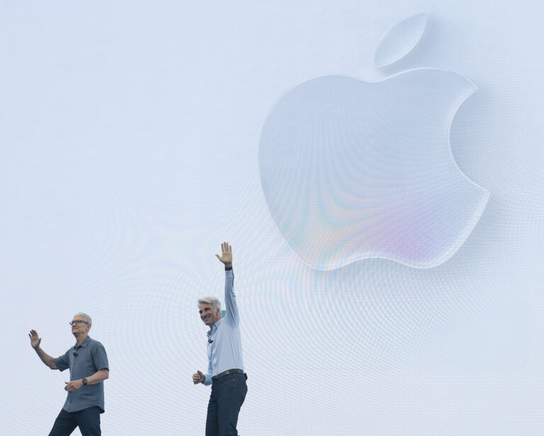 Tim Cook a Craig Federighi. Foto: Justin Sullivan/Getty Images 
