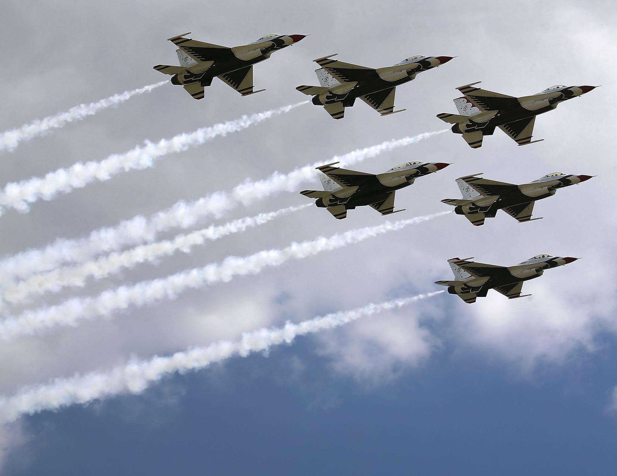 Na zbrane idú v Európe miliardy eur. Nestačí, treba zahodiť nezmyselné pravidlá