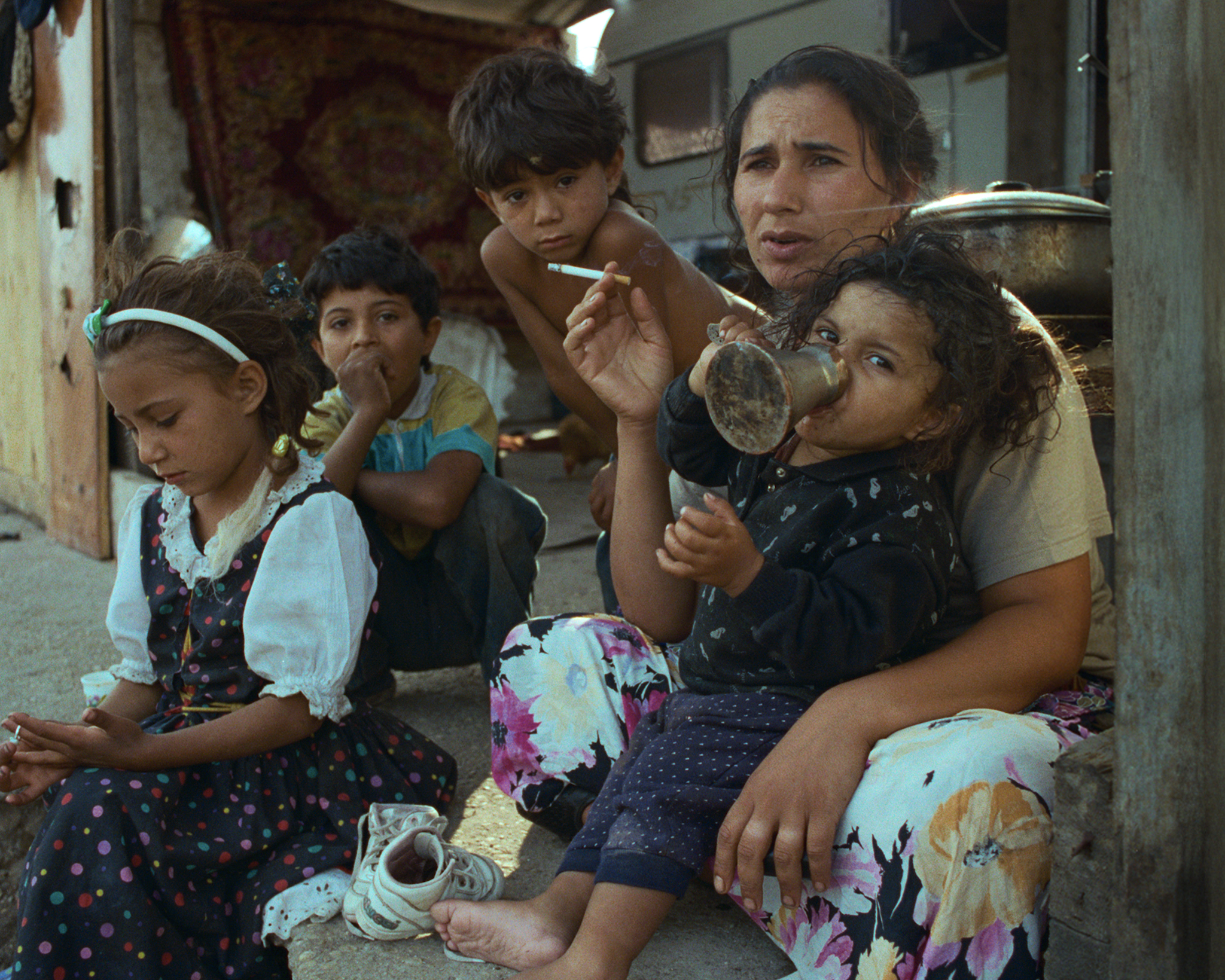 Dvojzmenné prevádzky škôl vzdelávajú tisíce rómskych detí. Štát plánuje ich zrušenie