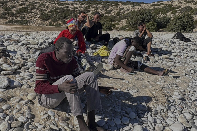 Kréta čelí náporu migrantov. Mitsotakis pozastavil azyl a chystá detenčné centrá