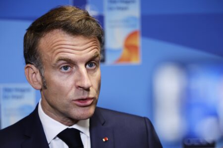 Macron chce nové pravidlá spolužitia s Ruskom