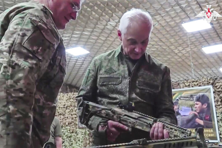 Milenka ruského ministra obrany zverejnila snímky z vojenskej základne