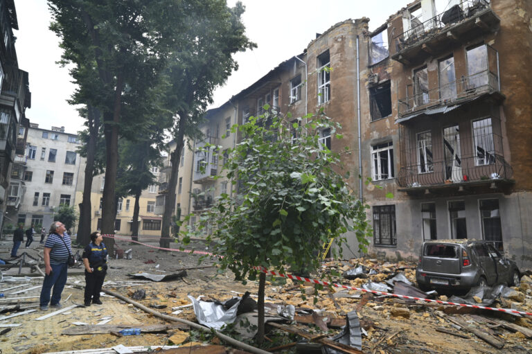 Ruský útok zasiahol nočnú Odesu, medzi zranenými sú aj deti