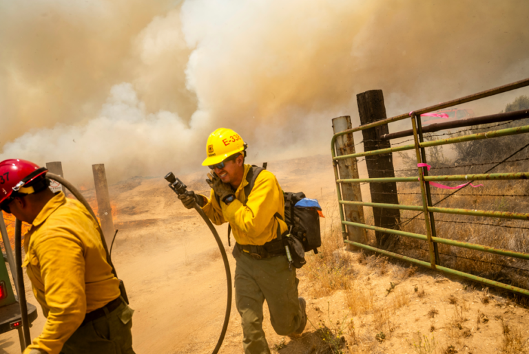 Lesný požiar Madre Fire v Kalifornii zasiahol už vyše 28 000 hektárov