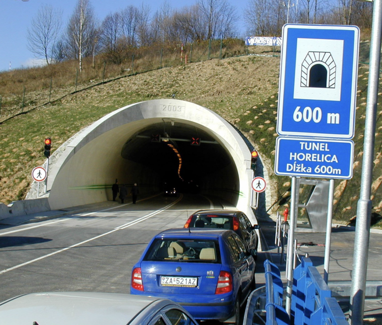 Firmy okolo Váhostavu narazili, tender na tunel Horelica opäť vyhodnotia