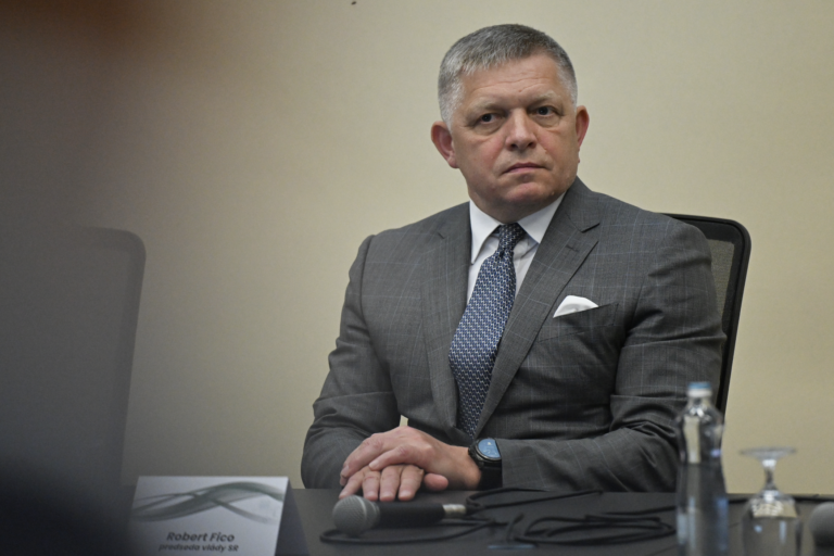 Prieskum: Ficova vláda v nedôvere, žiaden minister nemá nadpolovičnú väčšinu