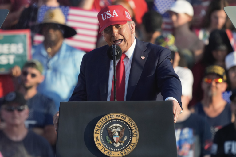 Trump trestá BRICS clami, kritizuje ich snahu o vlastnú menu