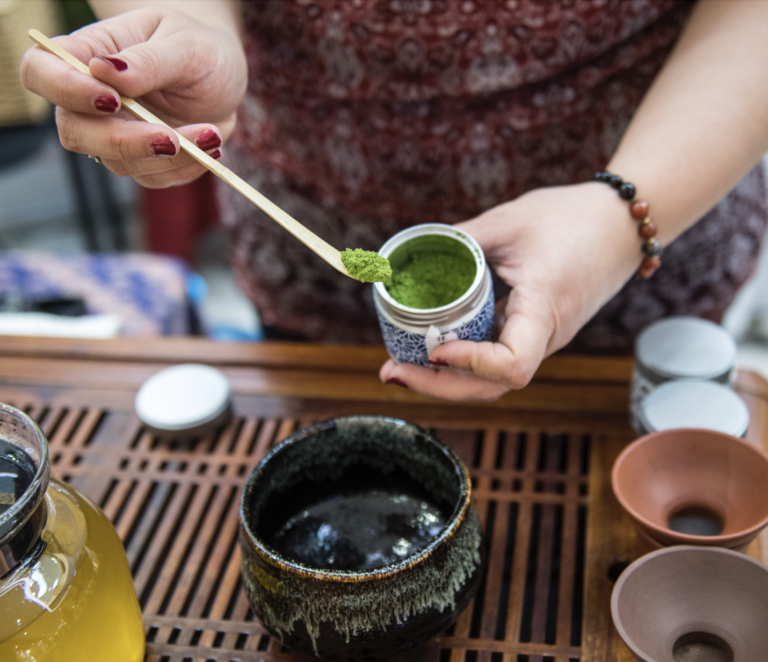 Rekordné horúčavy v Japonsku znížili úrodu matchy, ceny letia nahor