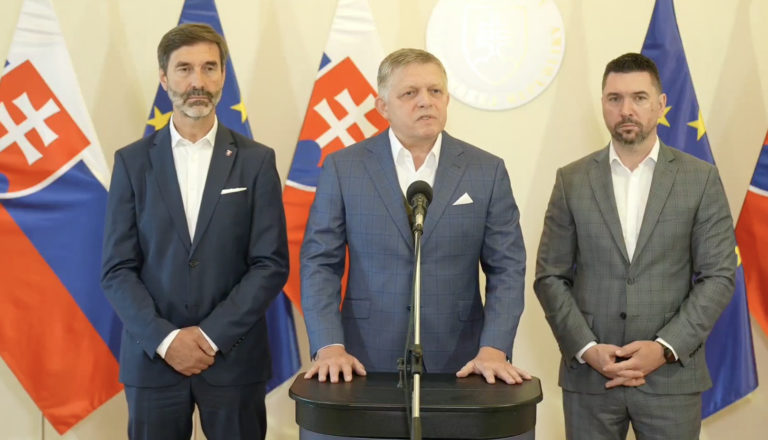 Fico: Návrh opozície k sankciám nemá legitimitu, vláda sa ním nezaoberá