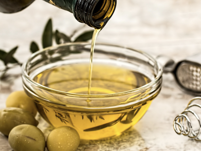 Trumpove clá zneistili výrobcov oleja, Gréci obracajú pozornosť do sveta