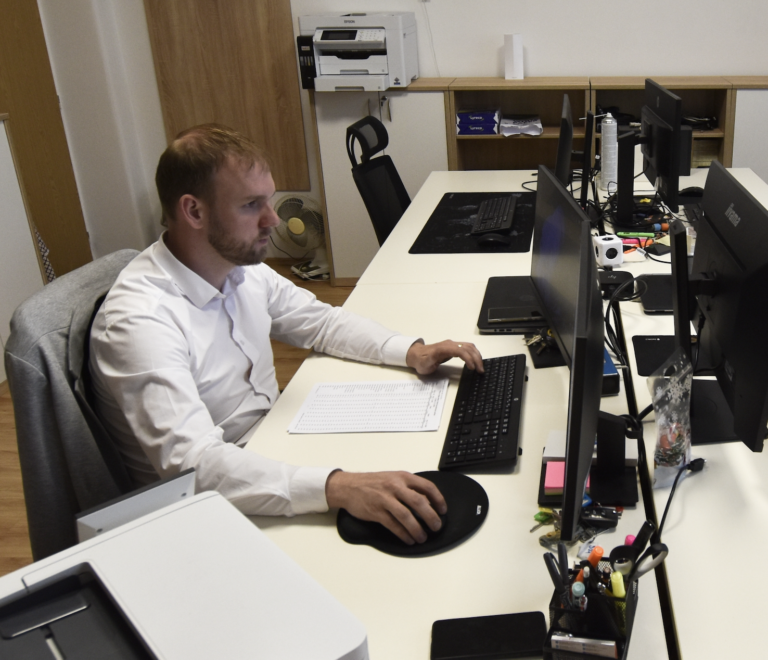 Plat i zatvorené školy. Mestá chcú zachovať pracovný pokoj 17. novembra