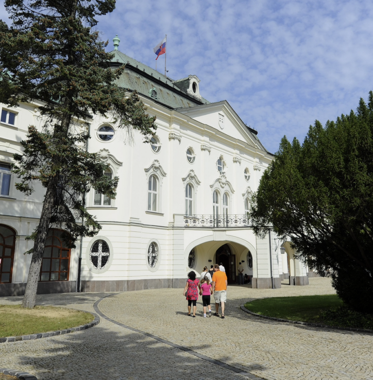 Úrad vlády odmieta výhrady Benátskej komisie k zákonu o mimovládkach