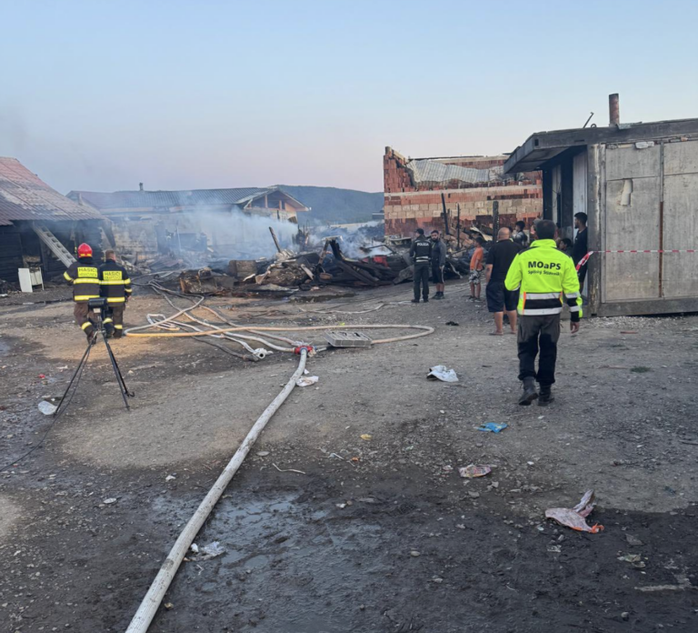Požiar v osade Spišský Štiavnik pripravil o strechu nad hlavou vyše 140 ľudí