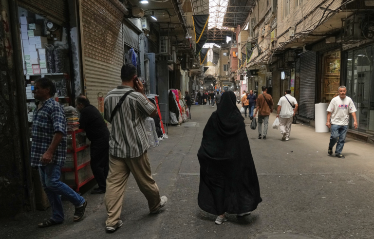 Na juhozápade Iránu stúpli teploty na 51 stupňov, v krajine ubúda vody