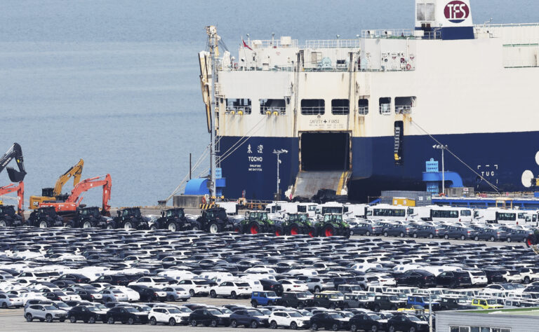 Ani Južná Kórea sa nevyhla 15-percentným clám od Spojených štátov