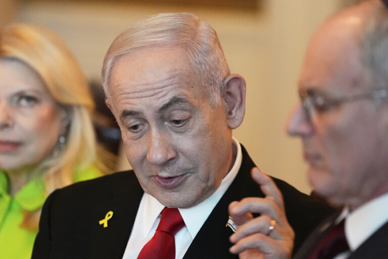 Izrael tvrdí, že lokalizoval iránsky urán vhodný pre jadrové zbrane