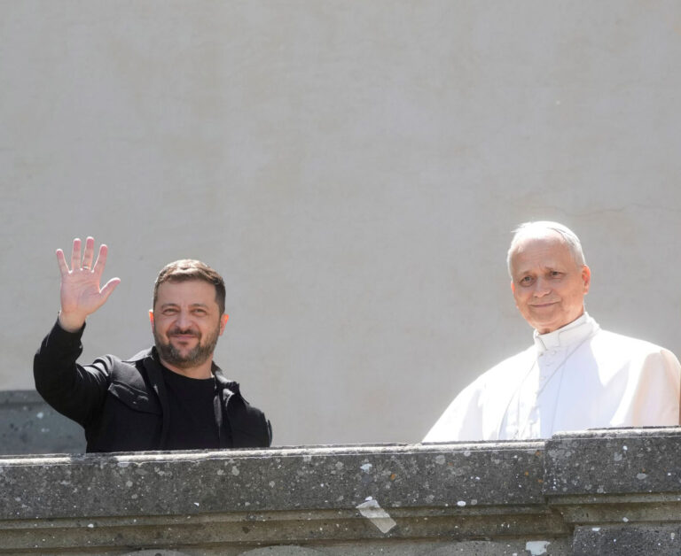 Pápež ponúkol Vatikán na mierové rokovania Ukrajiny a Ruska