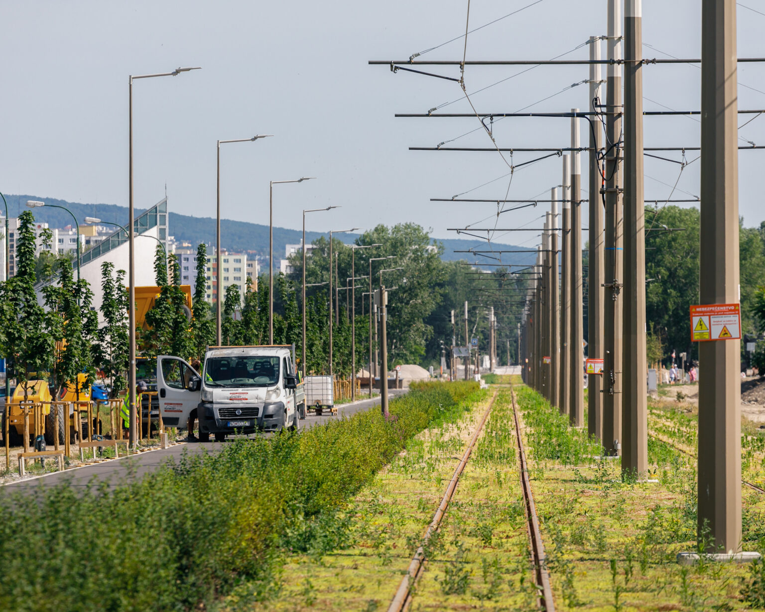 Nová električková trať v bratislavskej Petržalke. Foto: Dano Veselský/TASR
