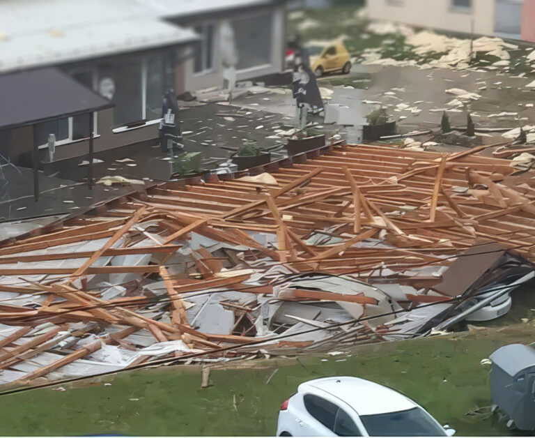 Gelnica bojuje s následkami ničivej smršte, vznikla verejná zbierka
