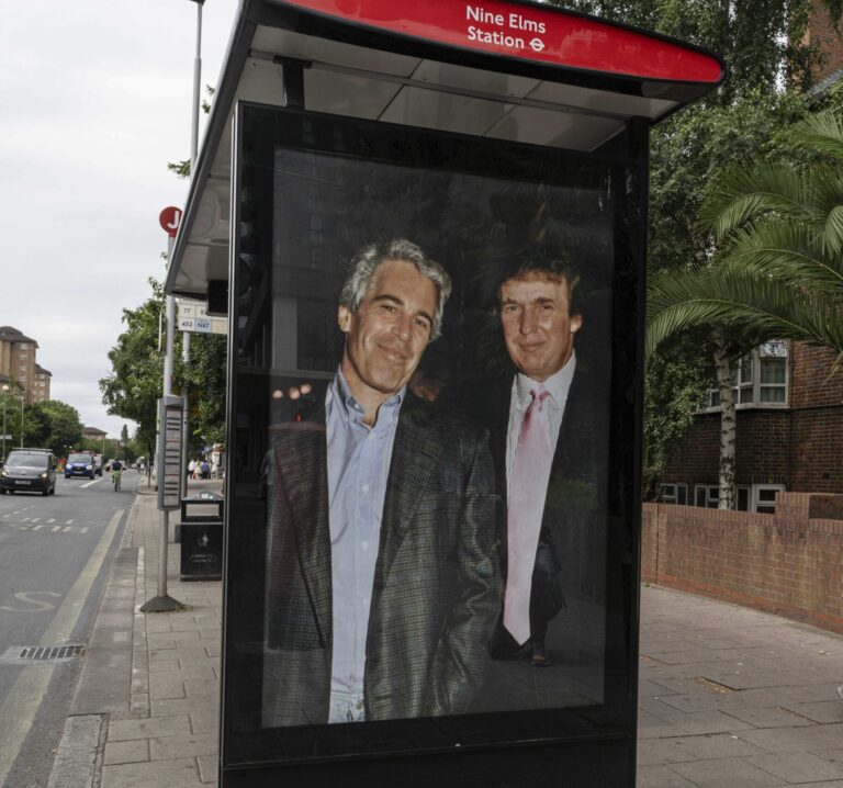 Trump sa údajne dozvedel o svojom mene v spise Epstein už v máji