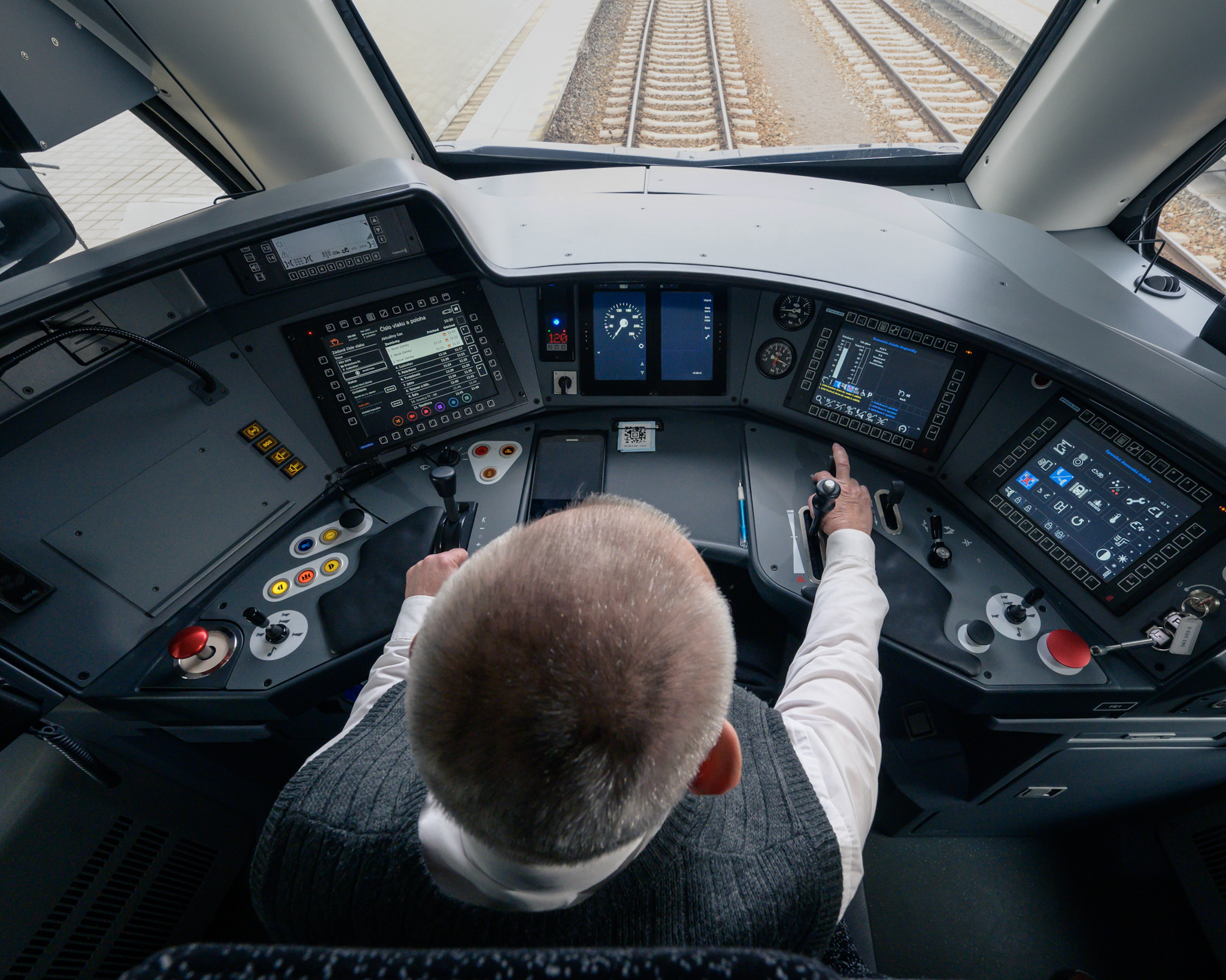 Na železniciach hrozí štrajk. Odborári chcú vyššie platy aj napriek ich vlaňajšiemu výraznému nárastu