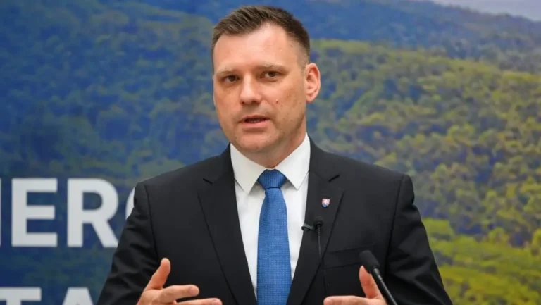 Minister Taraba hovorí, že všetko sú hoaxy. Foto: TASR